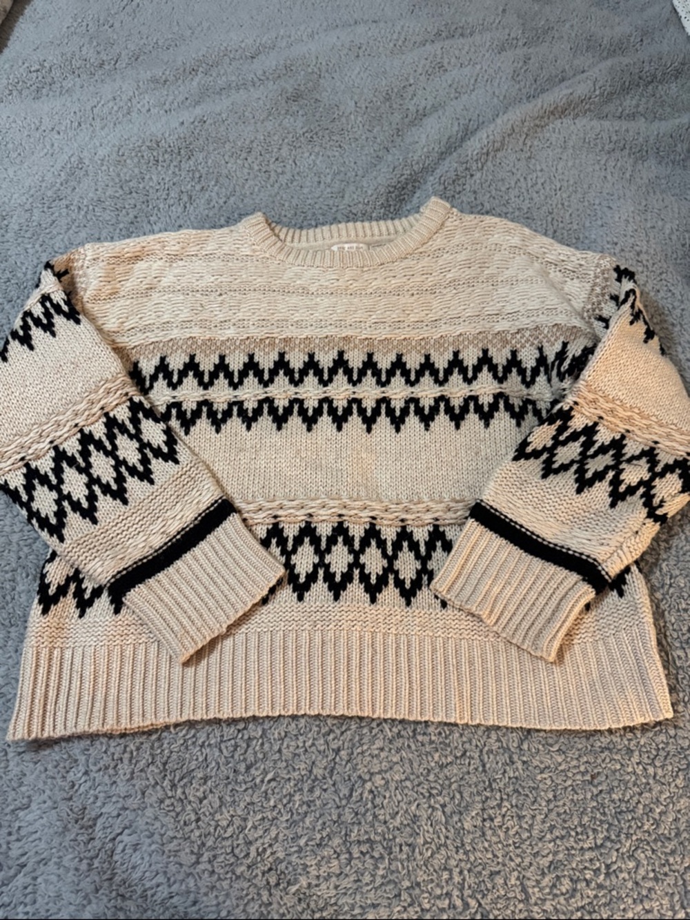 Skies Are Blue Cream & Black Geometric Crewneck Sweater